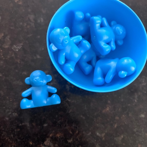 Colorful Animal Sorting Cups - Picture 5 of 9